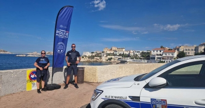 A Marseille, la police municipale fait de la prévention pour dissuader de sauter depuis des rochers et la Corniche 