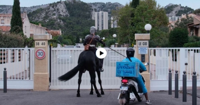 A cheval et en mobylette, don Quichotte et Sancho Pança vont traverser Marseille ce mercredi !