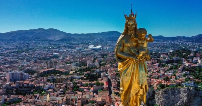 Trois étoiles et une couronne : Sacrée semaine pour Notre Dame de la Garde 