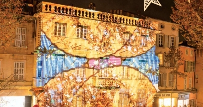 Un voyage dans le temps pour lancer les fêtes : le mapping de Noël ouvre la saison à Salon-de-Provence