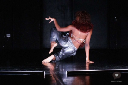 Nous n'arrivons pas les mains vides : Reportage