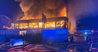 Le restaurant Hallbox's ravagé par les flammes cette nuit à la Seyne