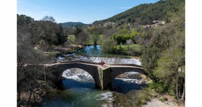 Le vieux pont de Vins-sur-Caramy retenu par la Mission Bern