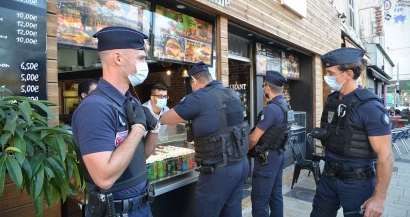 La difficile mise en place du protocole sanitaire dans les bars à Marseille