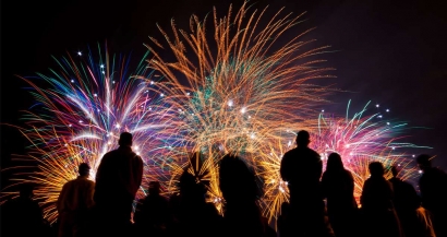 14 juillet : Les pompiers conseillent aux villes d'annuler les feux d'artifice