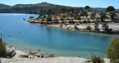 Face à la sécheresse, le Lac d'Esparron s'en sort bien avec un niveau d'eau proche de la normale