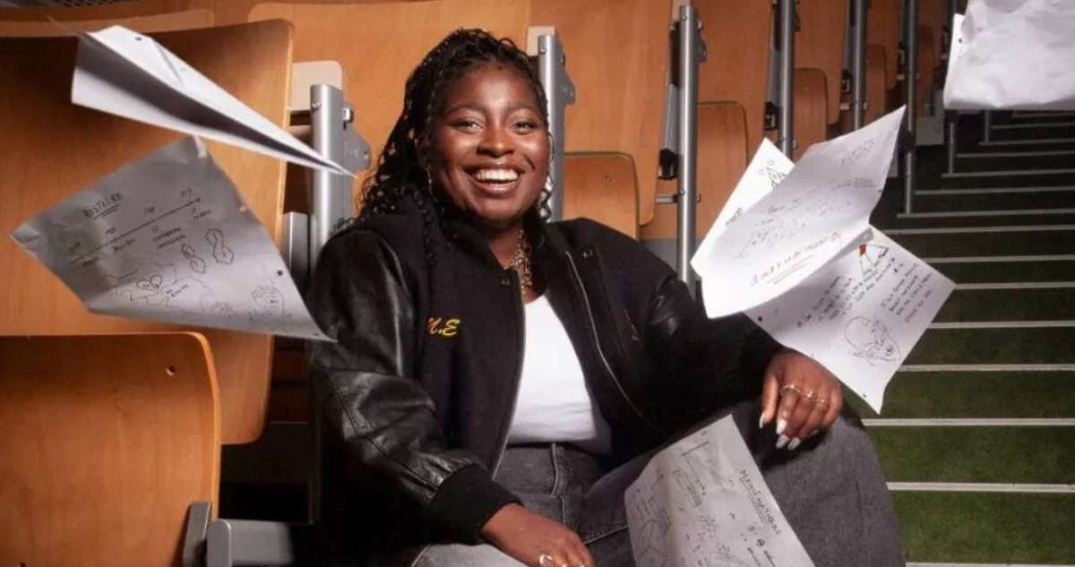 Stand up : La mauvaise éducation de Sarah Lélé