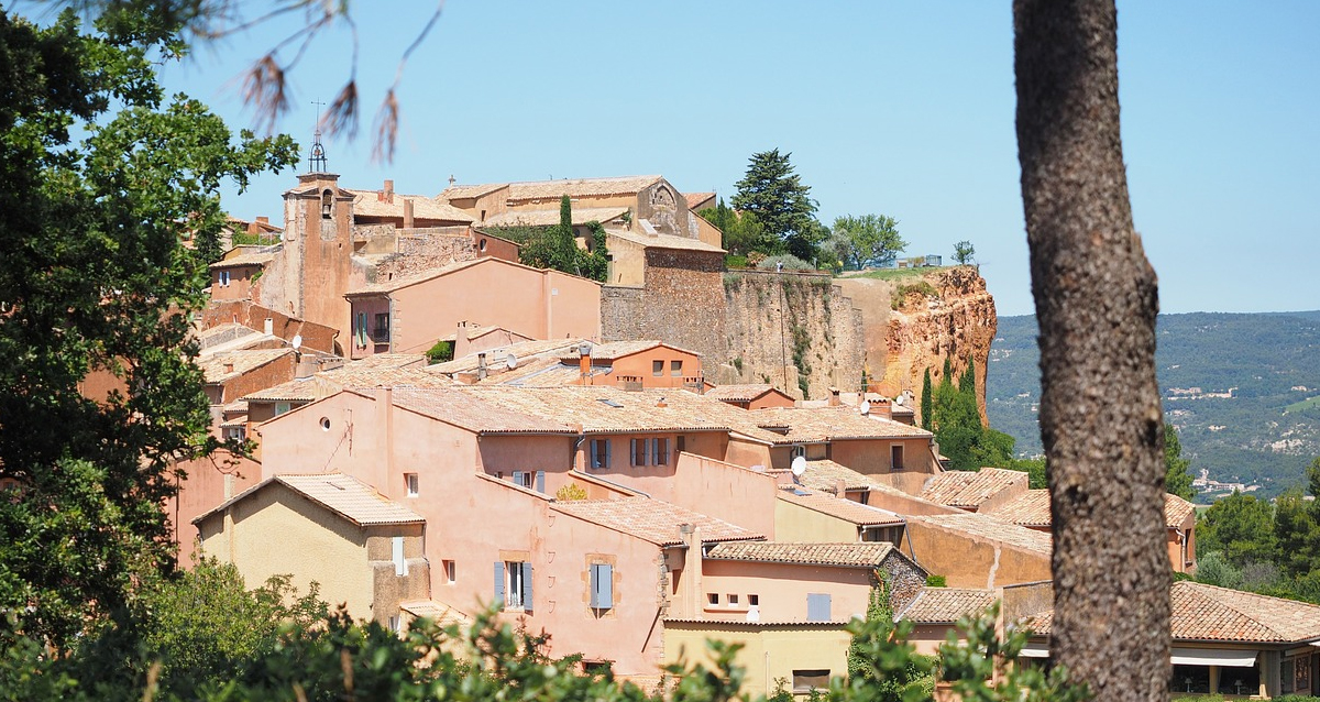 Roussillon, un village haut en couleurs