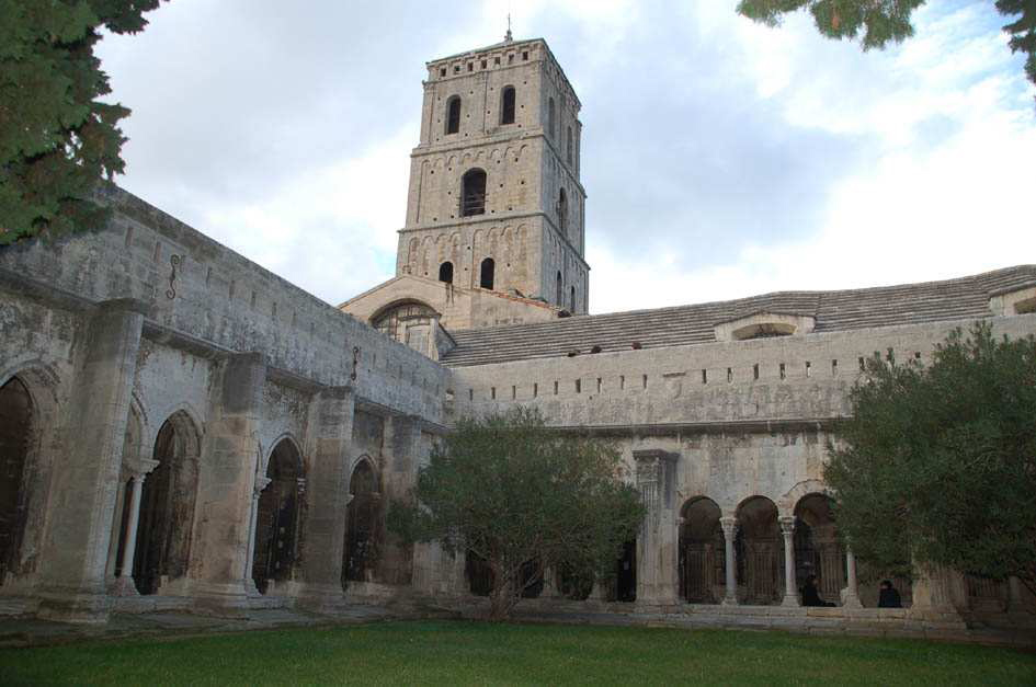 Restauration du cloÃ®tre St-Trophime Ã  Arles
