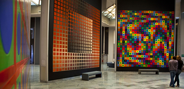 Vasarely, de lÂÂuvre peint Ã  lÂÂuvre architecturÃ©