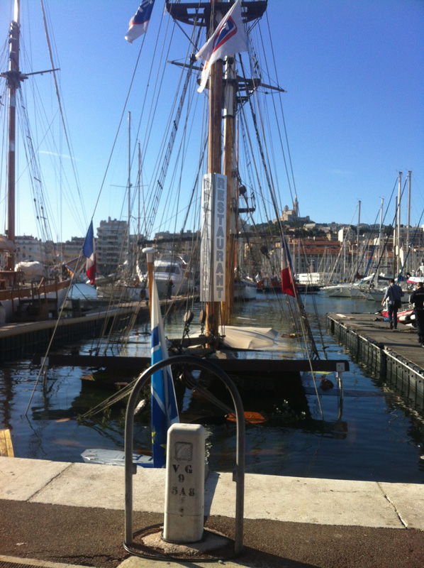 Le Marseillois coule dans le Vieux-Port