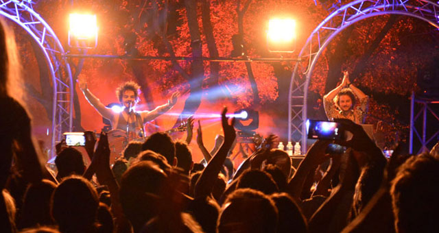 Milky Chance, un concert dÃ©jantÃ© au Mas des Escaravatiers