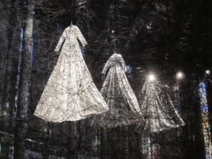 Chiharu Shiota, State of Being (LE GUÃPARD), installation