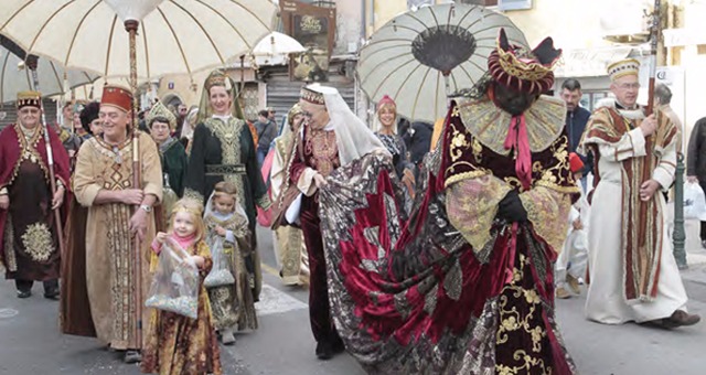 Les parades de NoÃ«l Ã  Sanary