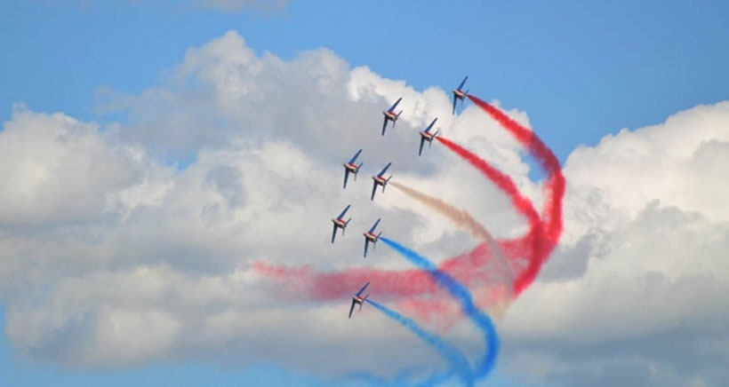 La Patrouille de France invitée surprise de l'escale de l'Hermione au Lavandou