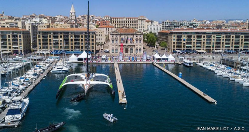 Les plus grands voiliers de compétition dans le Vieux Port