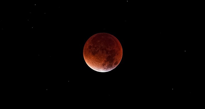 Observer l'éclipse de lune du 27 juillet à Hyères
