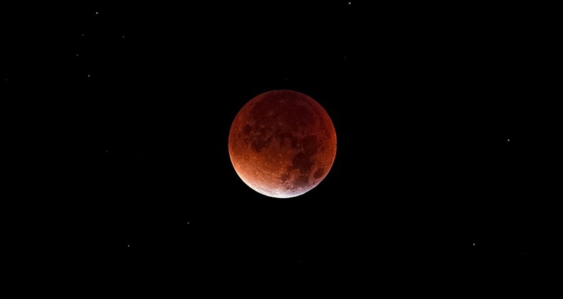 Les meilleurs endroits pour observer l'éclipse de lune à Marseille