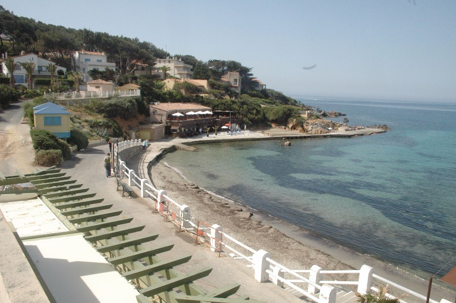 Sanary: La baignade sur la plage de Portissol interdite en raison d'une pollution de l'eau