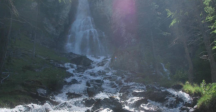 Au frais : Découverte de la cascade de la Pisse à Ceillac