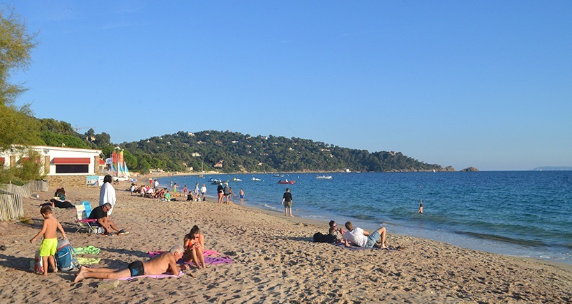 Bonne nouvelle: La baignade est désormais autorisée sur toutes les plages du Lavandou