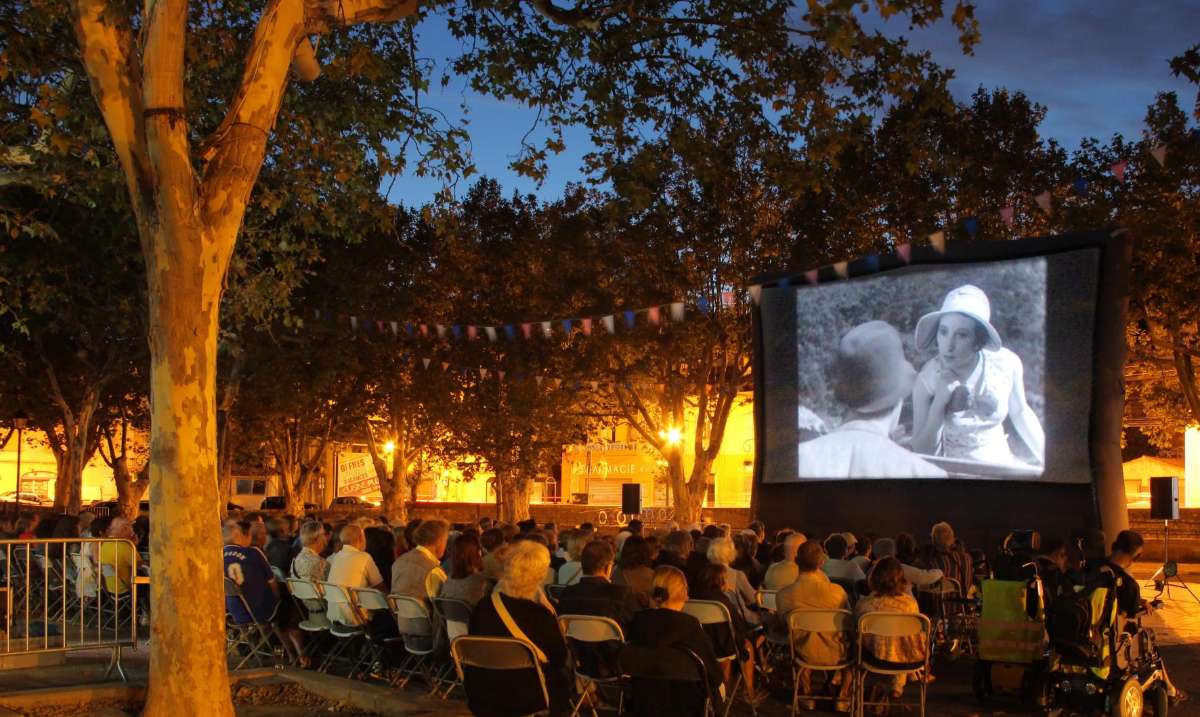 Cinéma sous les étoiles en Pays d'Aubagne cet été