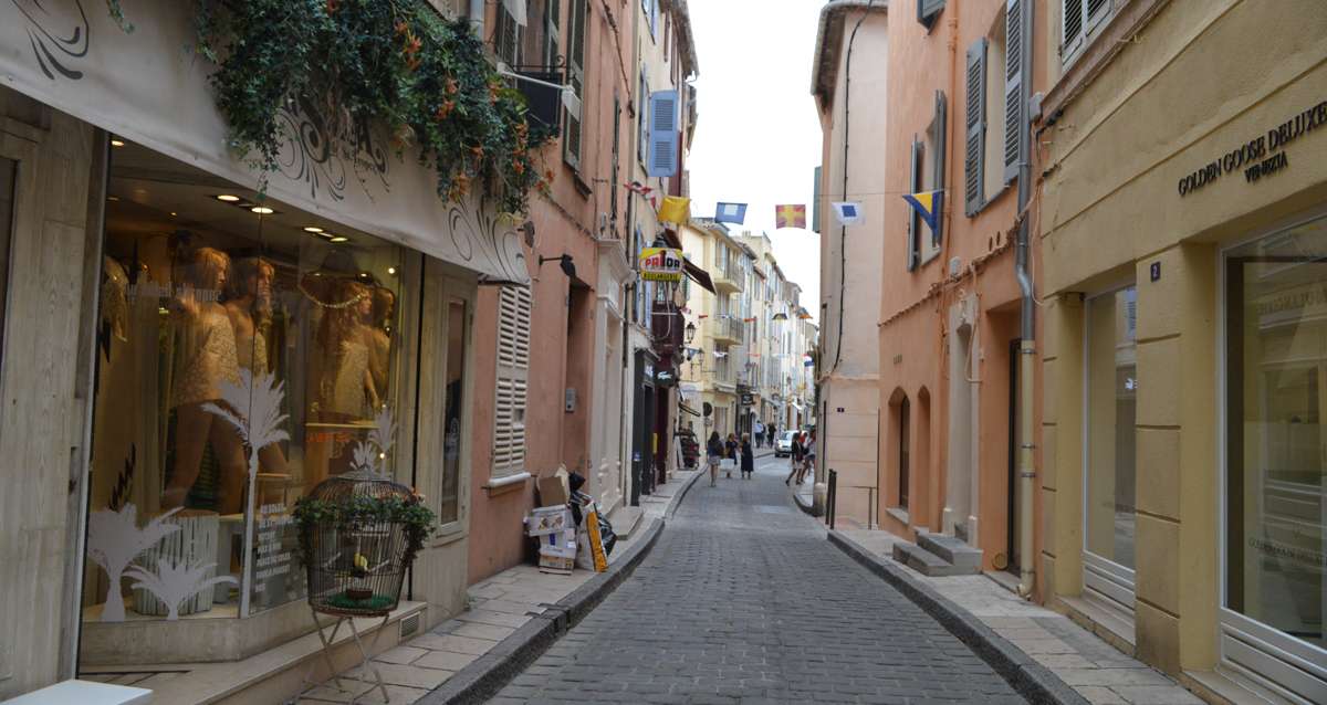 Le port du masque obligatoire en extérieur dans tout le centre de Saint Tropez