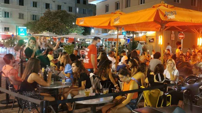 Bouches-du-Rhône: les horaires de fermeture des bars et restaurants changent