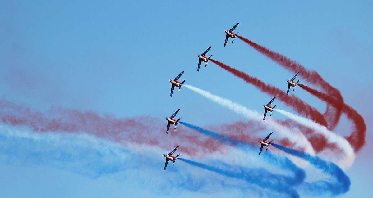 La Patrouille de France fait son show au dessus des plages du Lavandou ce lundi 16 août