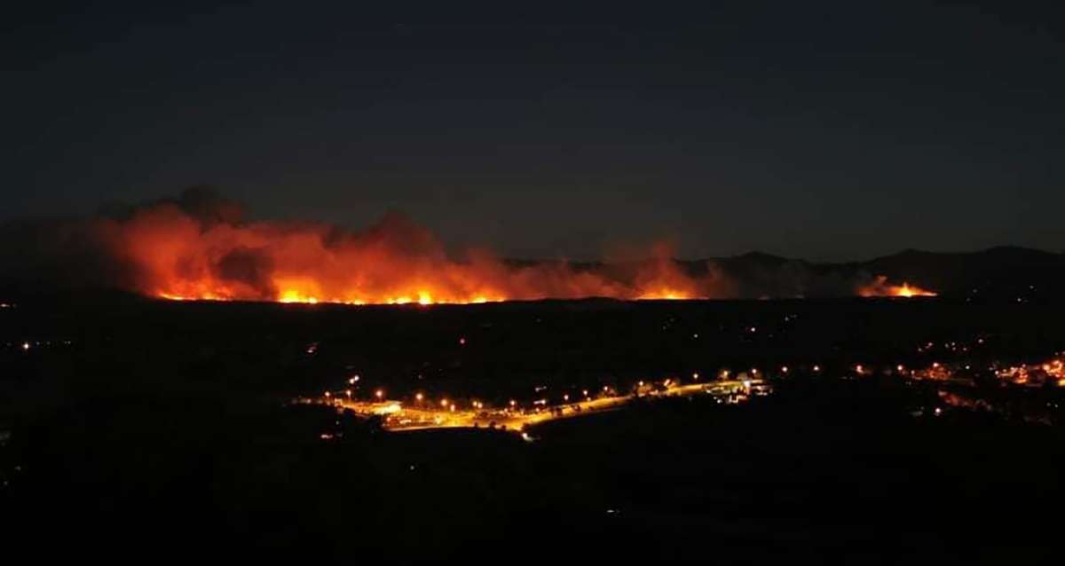 Le massif des Maures menacé par un important départ de feu à Gonfaron