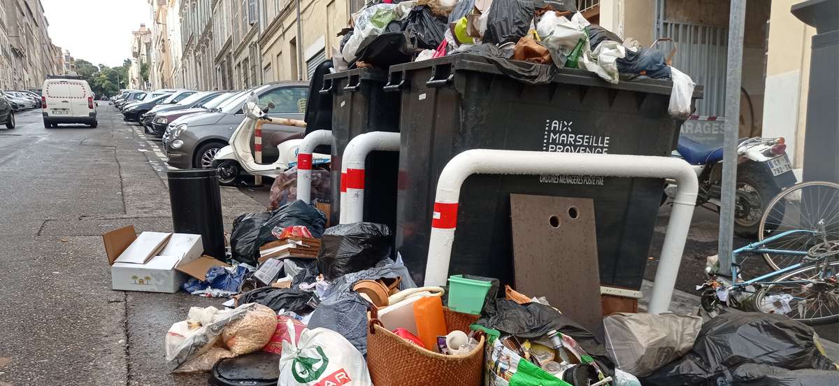 Grève des éboueurs à Marseille : Les fortes pluies poussent les déchets directement dans la mer