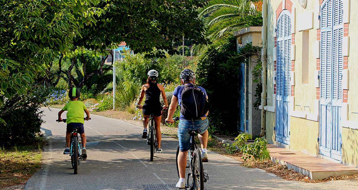 A vélo sur les traces du Train des Pignes entre Hyères et Cogolin