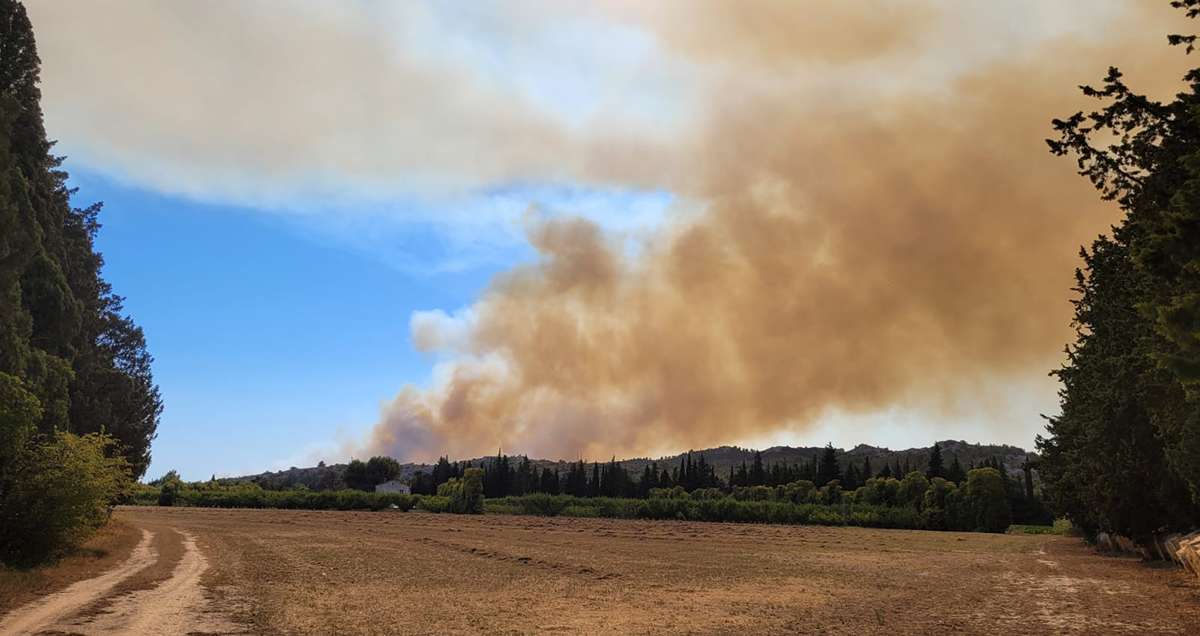 Le Massif de la Montagnette menacé par un incendie très virulent ce jeudi soir