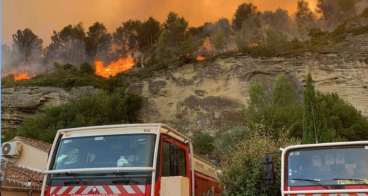 Feu de la Montagnette: une nouvelle reprise du feu ce lundi après-midi à Barbentane