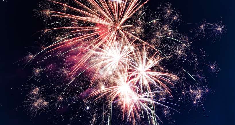 Un feu d'artifice tirÃ© pour le 15 aoÃ»t Ã  Menton