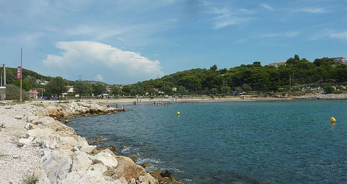 La plage des Laurons à Martigues interdite à la baignade ce mardi