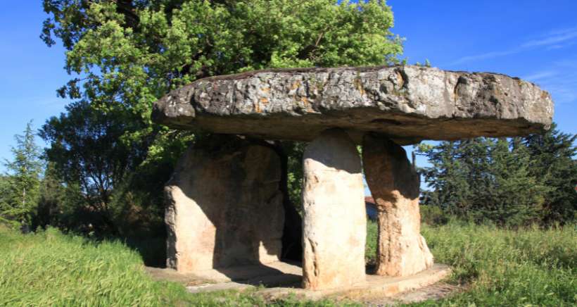 Visiter le Dolmen de la Pierre de la Fée à Draguignan