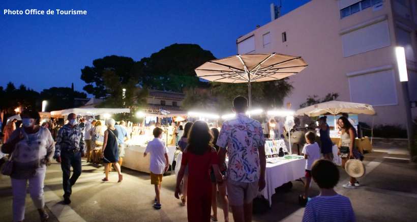 MarchÃ© nocturne estival de Saint Cyr sur Mer