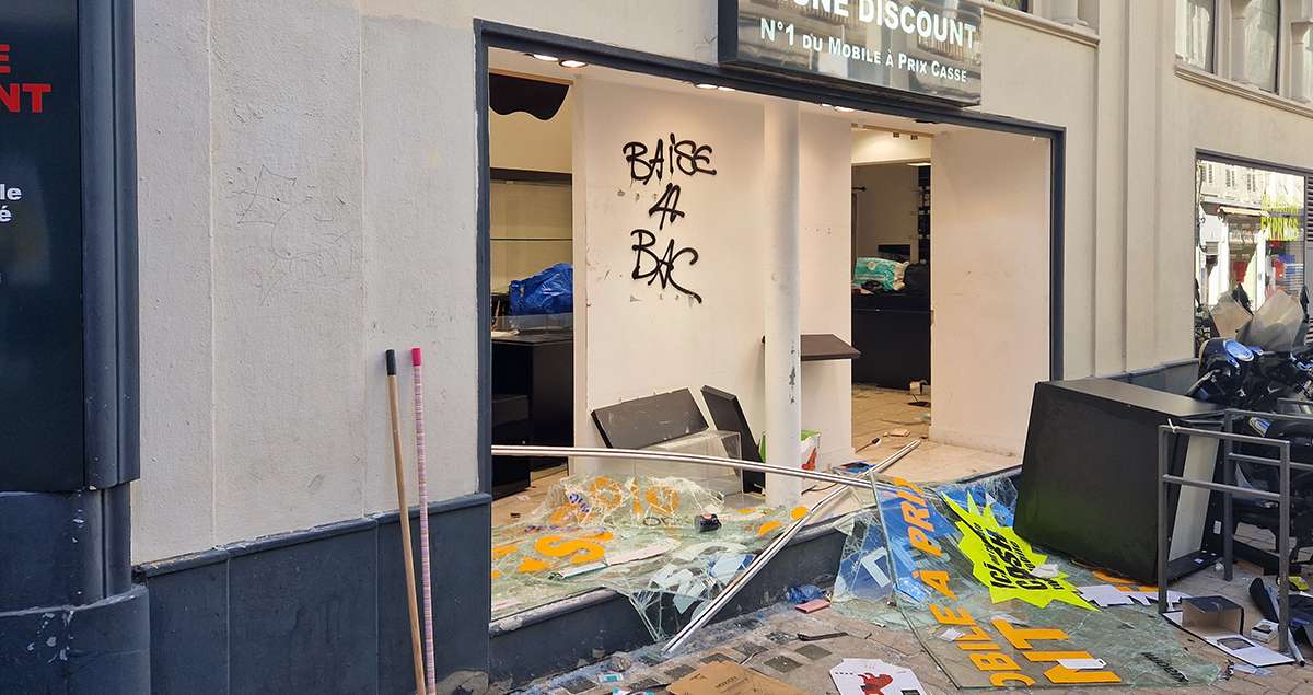 Des centaines de commerces touchés par les violences et pillages à Marseille 