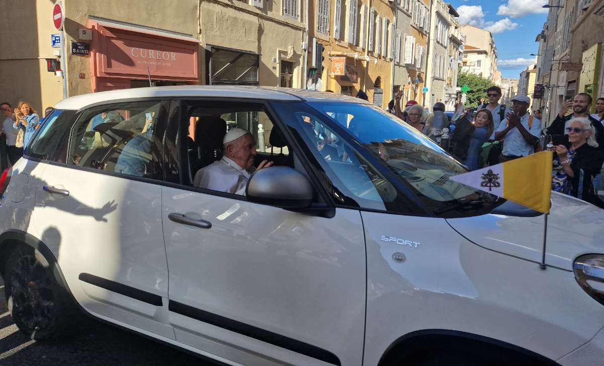 Vidéo et dernières minutes: Suivez en direct la venue du Pape à Marseille