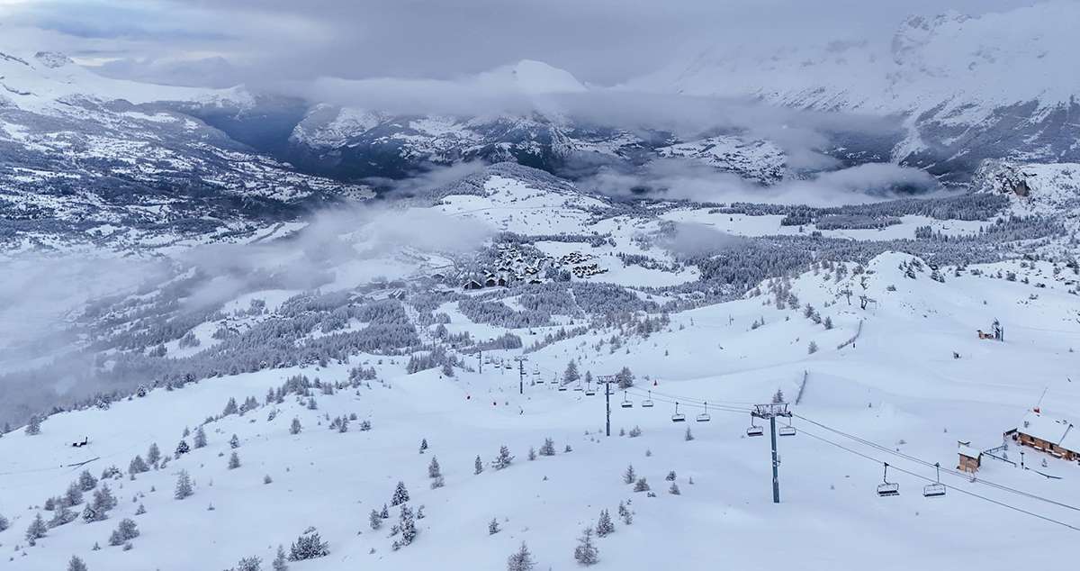 Jusqu'à 50cm de neige fraîche: les Alpes du Sud font le plein en ce début des vacances